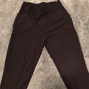 Lululemon Dance Studio Crop